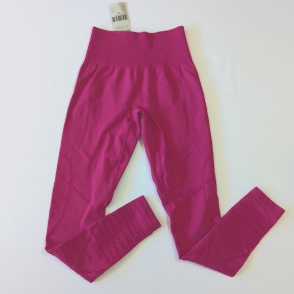 Sweaty Betty 360 Seamless Yoga Leggings NWT In Phlox Pink - Picture 2 of 9